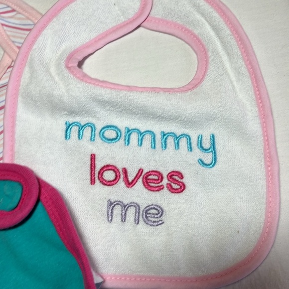 Bundle of 4 bibs - Picture 3 of 5